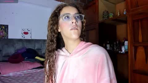 Isabela  online show from 22, 10, 2025