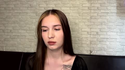 Snapshot of isarayner chatting on 7, 6, 2026 Vita online show from 7, 6, 2026
