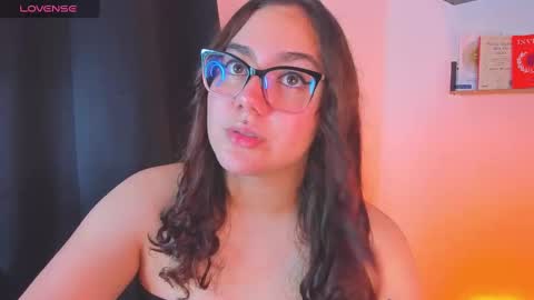 Snapshot of isarhodes_ chatting on 1, 1, 2025 Isa online show from 1, 1, 2025