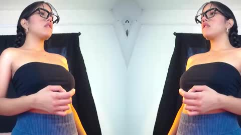 isis_valen online show from 3, 12, 2025