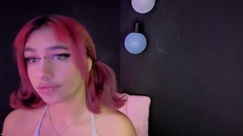 Snapshot of isisjones18 chatting on 23, 9, 2025 Isisjones18 online show from 23, 9, 2025