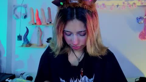 Snapshot of isisjones18 chatting on 14, 12, 2025 Isisjones18 online show from 14, 12, 2025