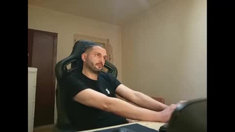 Snapshot of isisyhades chatting on 5, 2, 2025 isiyhades online show from 5, 2, 2025