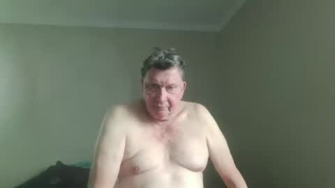 island625103 online show from 14, 10, 2025