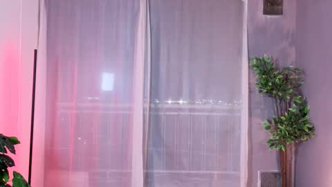 Snapshot of isnotforeveryone chatting on 17, 9, 2025 Julyane online show from 17, 9, 2025