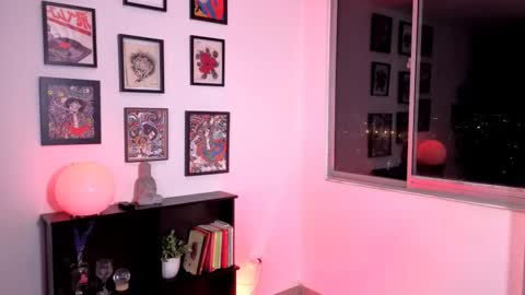 Snapshot of isnotforeveryone chatting on 11, 11, 2025 Julyane online show from 11, 11, 2025