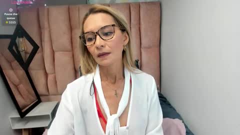 ISSA MILF online show from 12, 2, 2026