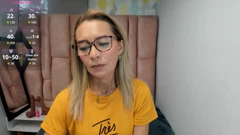 ISSA MILF online show from 2, 3, 2026
