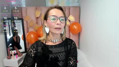 ISSA MILF online show from 24, 3, 2026