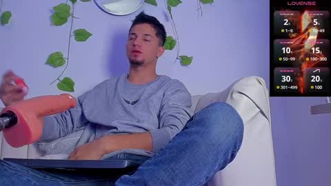 Snapshot of issac_james chatting on 29, 12, 2024 Issac online show from 29, 12, 2024