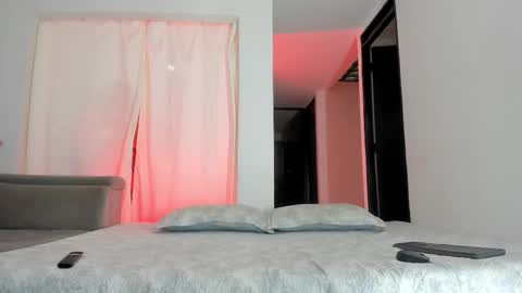 Snapshot of issalovexxx chatting on 15, 2, 2026 Isabella online show from 15, 2, 2026