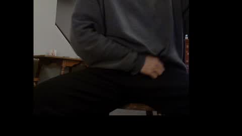 Snapshot of ital25usa chatting on 5, 1, 2025 ital25usa online show from 5, 1, 2025