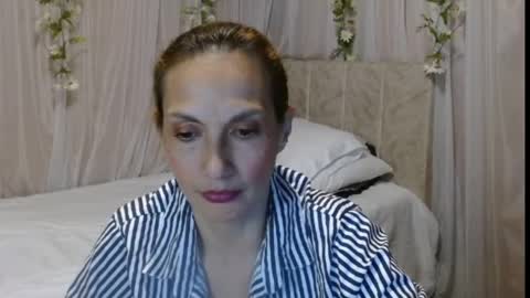 Itala Gomez online show from 28, 2, 2025