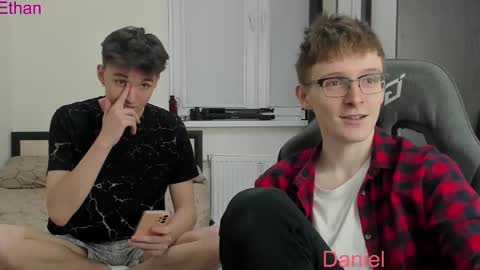 Snapshot of ithan_red chatting on 3, 10, 2025 Ethan online show from 3, 10, 2025