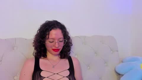 Snapshot of its_marie chatting on 12, 12, 2024 Maria online show from 12, 12, 2024