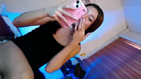 Snapshot of its_me_luna1111 chatting on 7, 7, 2026 its_me_luna1111 online show from 7, 7, 2026
