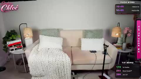 itschloelaurent online show from 3, 8, 2026