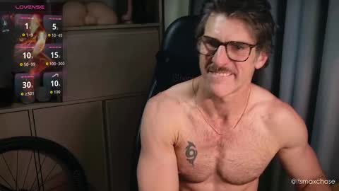 Snapshot of itsmaxchase chatting on 11, 4, 2026 itsmaxchase online show from 11, 4, 2026