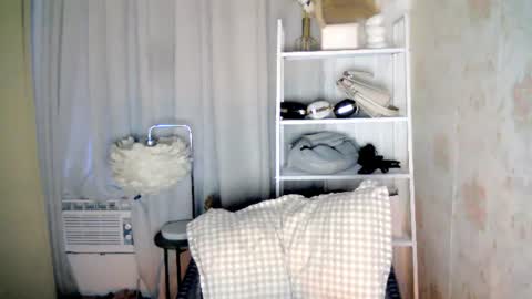 Snapshot of itsme_kat chatting on 14, 7, 2026 itsme_kat online show from 14, 7, 2026