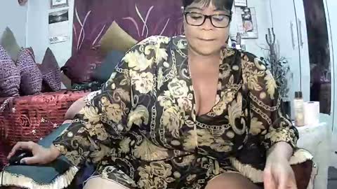 itumeleng74 online show from 2, 11, 2025