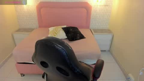Snapshot of ivanna_rey chatting on 1, 6, 2026 IVANNA REY online show from 1, 6, 2026