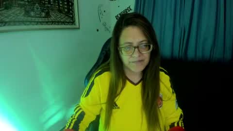 Snapshot of ivette_shaira chatting on 3, 7, 2026 IVETTE online show from 3, 7, 2026