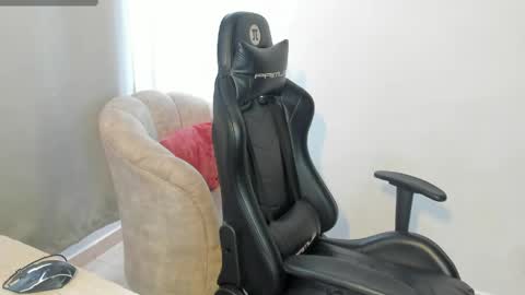 ivone_ashar online show from 26, 4, 2026