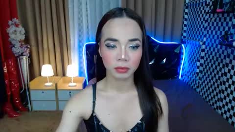 Snapshot of ivonegodwill chatting on 1, 12, 2025 IvoneGodWill online show from 1, 12, 2025