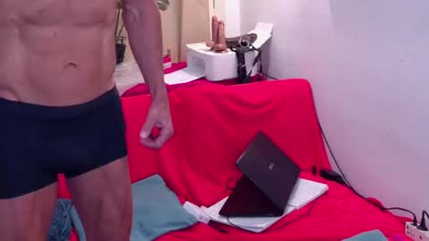 Snapshot of ivonneanddom chatting on 25, 6, 2026 ivonneanddom online show from 25, 6, 2026