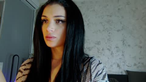 Ivy bellee online show from 21, 1, 2025