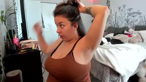 Snapshot of ivyheavenxo chatting on 16, 1, 2026 Ivy Heaven Goddess online show from 16, 1, 2026