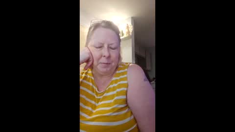 Snapshot of ivyjane3522 chatting on 4, 4, 2026 ivyjane3522 online show from 4, 4, 2026