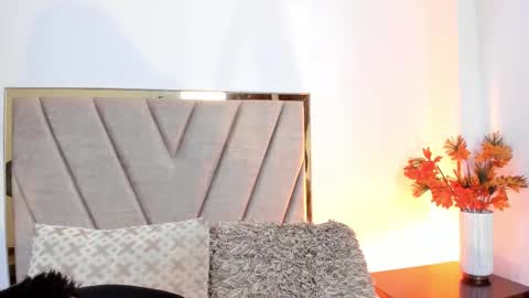 IvyJhonss online show from 15, 9, 2025