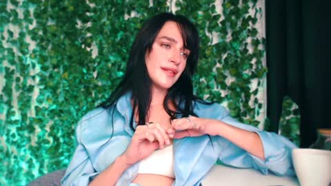 Snapshot of ivyjonson chatting on 15, 12, 2024 Miss Ivy online show from 15, 12, 2024