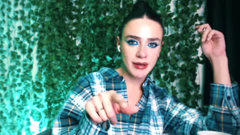 Snapshot of ivyjonson chatting on 22, 12, 2024 Miss Ivy online show from 22, 12, 2024