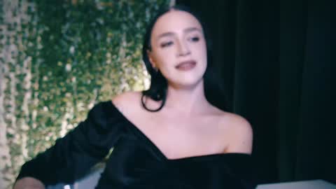 Snapshot of ivyjonson chatting on 28, 1, 2025 Miss Ivy online show from 28, 1, 2025