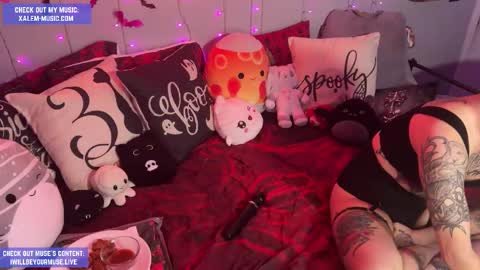 Snapshot of iwillbeyourmuse chatting on 4, 10, 2025 Muse hethey online show from 4, 10, 2025