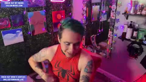 Snapshot of iwillbeyourmuse chatting on 22, 10, 2025 Muse hethey online show from 22, 10, 2025