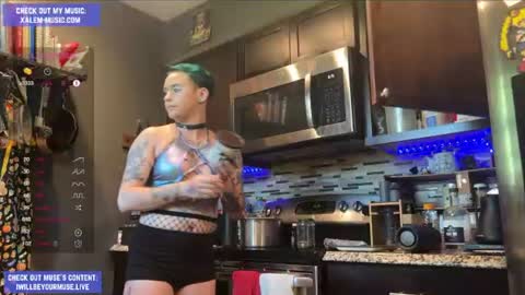 Snapshot of iwillbeyourmuse chatting on 30, 6, 2026 Muse hethey online show from 30, 6, 2026