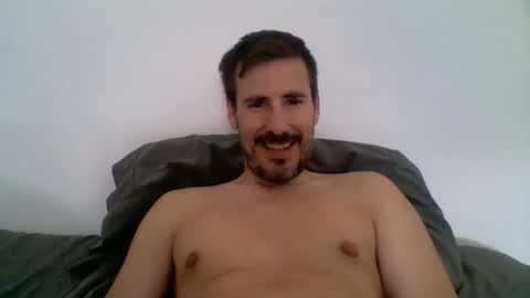 Snapshot of iyoperro chatting on 4, 10, 2025 Casandro online show from 4, 10, 2025