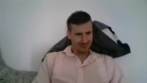 Snapshot of iyoperro chatting on 17, 10, 2025 Casandro online show from 17, 10, 2025