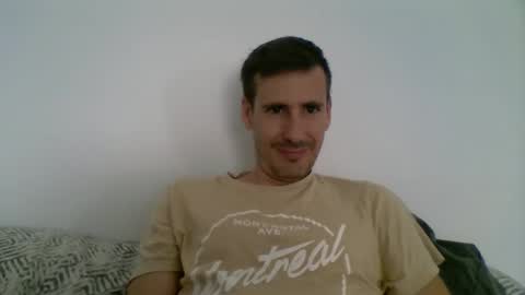 Snapshot of iyoperro chatting on 6, 11, 2025 Casandro online show from 6, 11, 2025