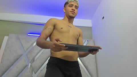 izaack online show from 8, 2, 2025