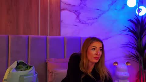 izabelle_02 online show from 5, 1, 2026