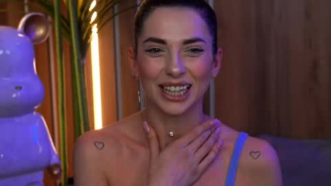 izabelle_02 online show from 19, 4, 2026