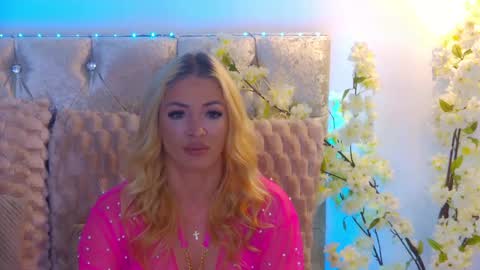 Izabella online show from 9, 5, 2026