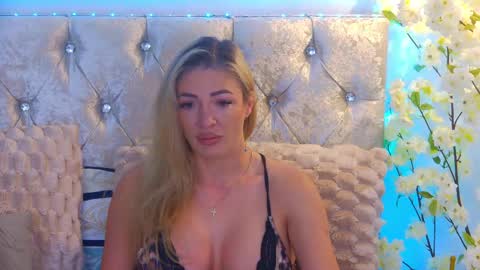 Izabella online show from 3, 6, 2026