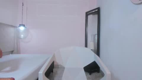 izelevans online show from 29, 3, 2026