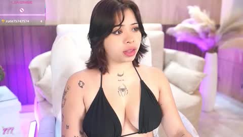 Snapshot of izislust chatting on 3, 2, 2026 izislust online show from 3, 2, 2026