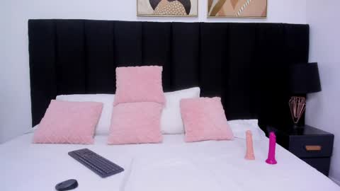 Snapshot of izzy_moon7 chatting on 7, 6, 2026 Izzy moon online show from 7, 6, 2026
